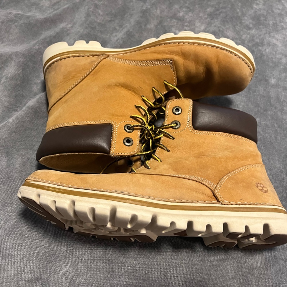 TIMBERLAND Women's Wheat Nubuck 6-Inch Lace-up Boots size 10